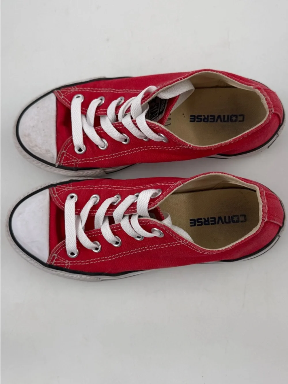 Converse Boy’s CTAS Red - SZ 1- Canvas Low Top Shoes Sneakers